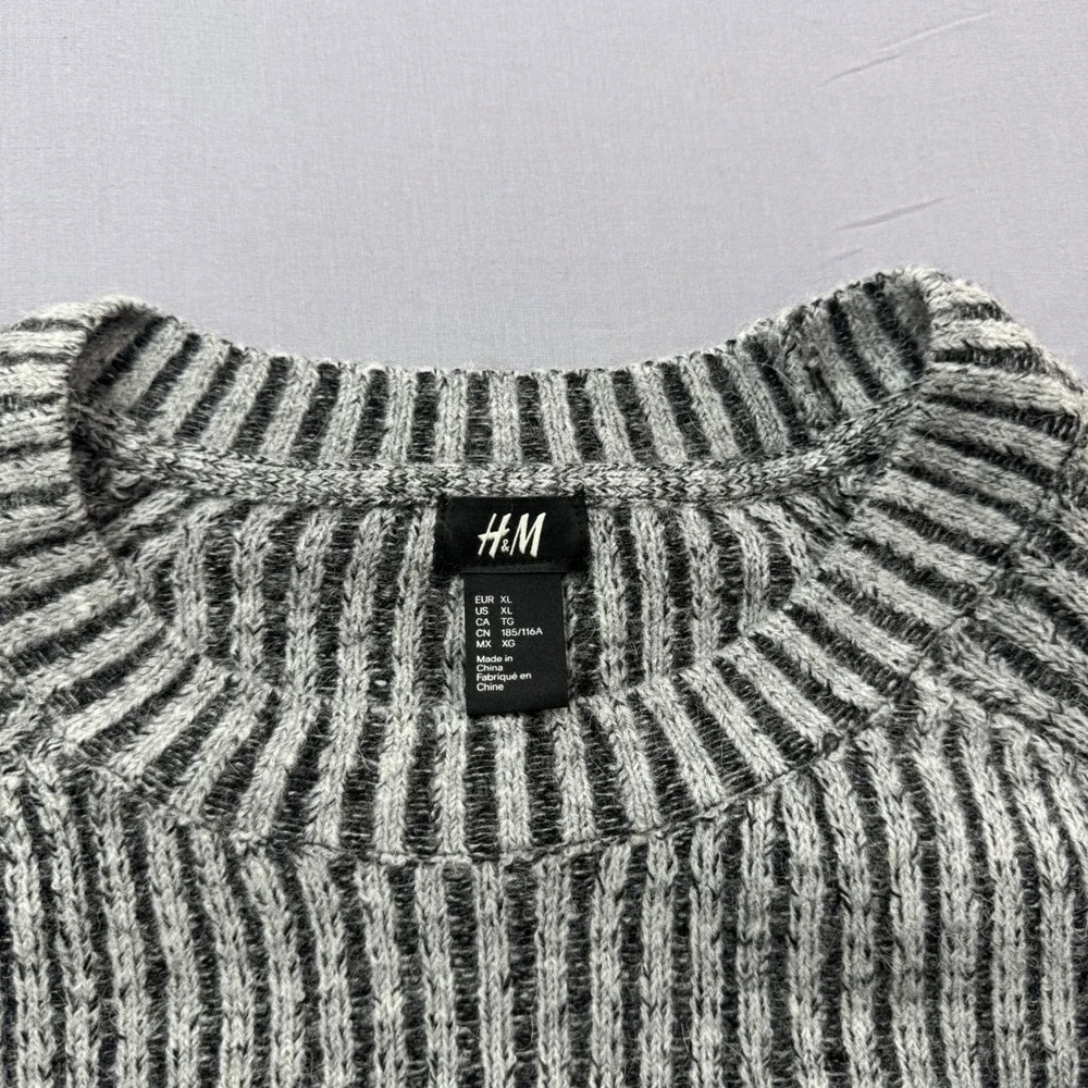 H&M‎ Mens XL Grey Black Striped Ribbed Knit Raglan Crewneck Sweater